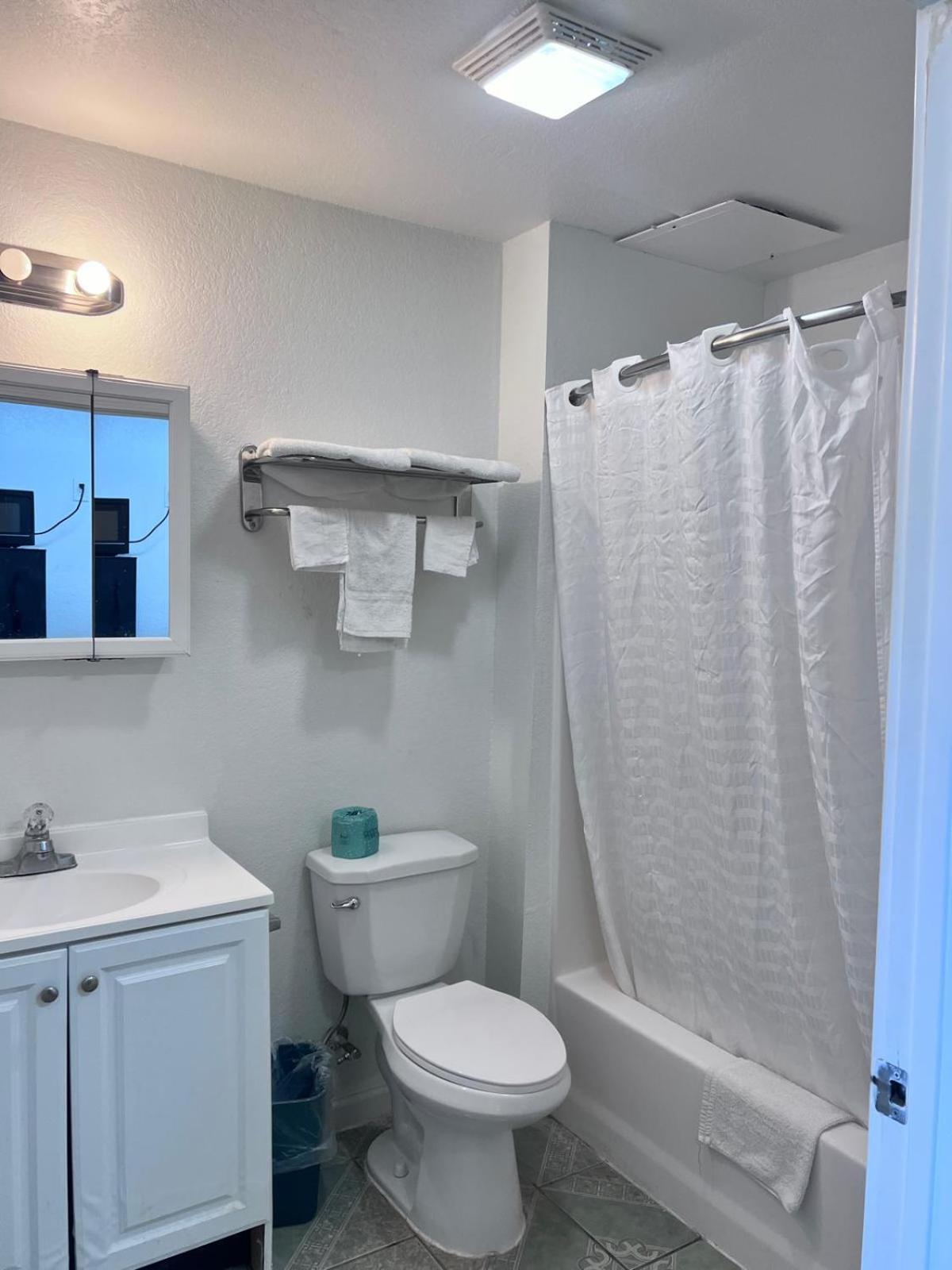 Oyo Garden Inn And Suites Pearsall I-35 East Екстер'єр фото