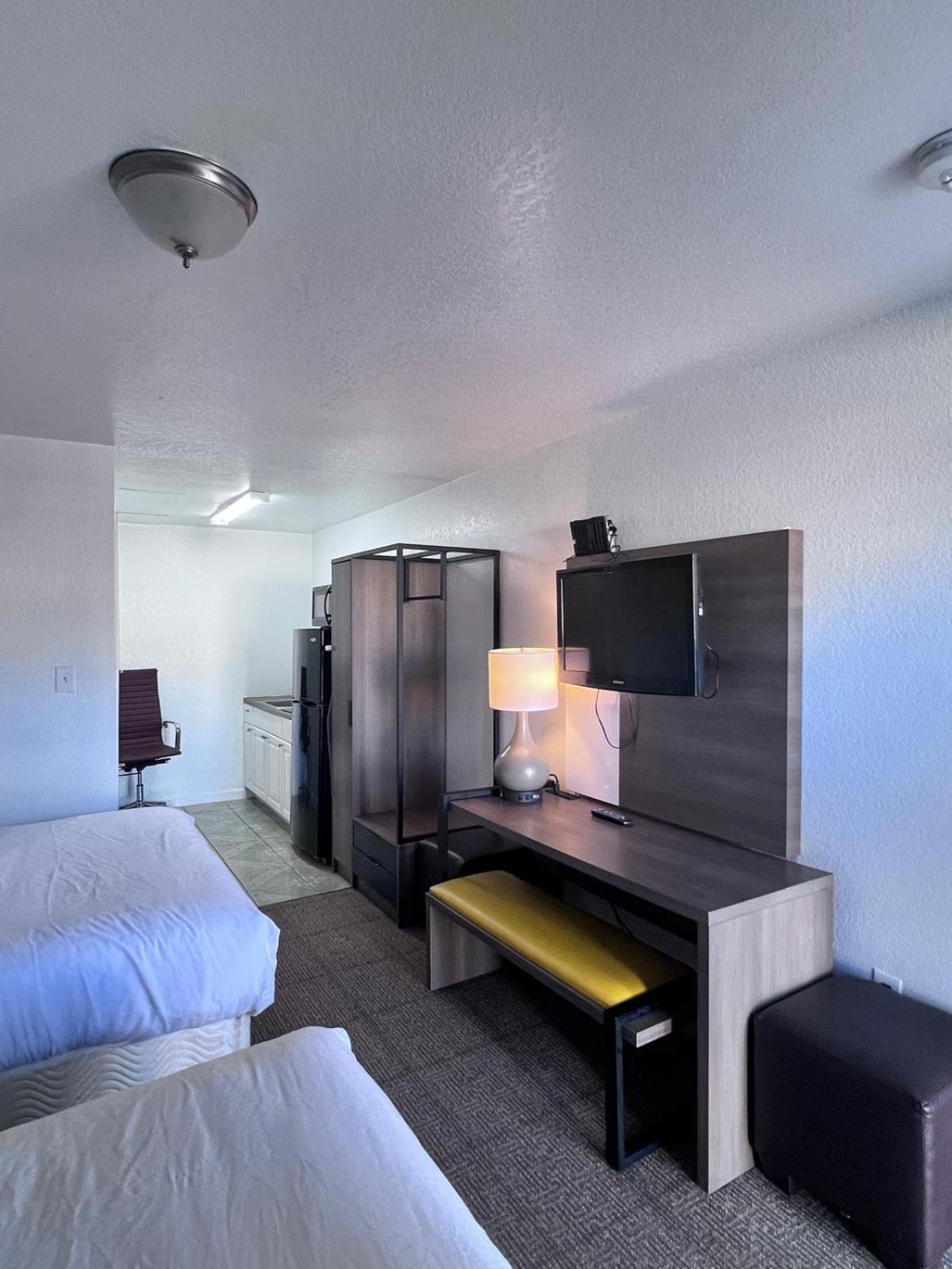 Oyo Garden Inn And Suites Pearsall I-35 East Екстер'єр фото
