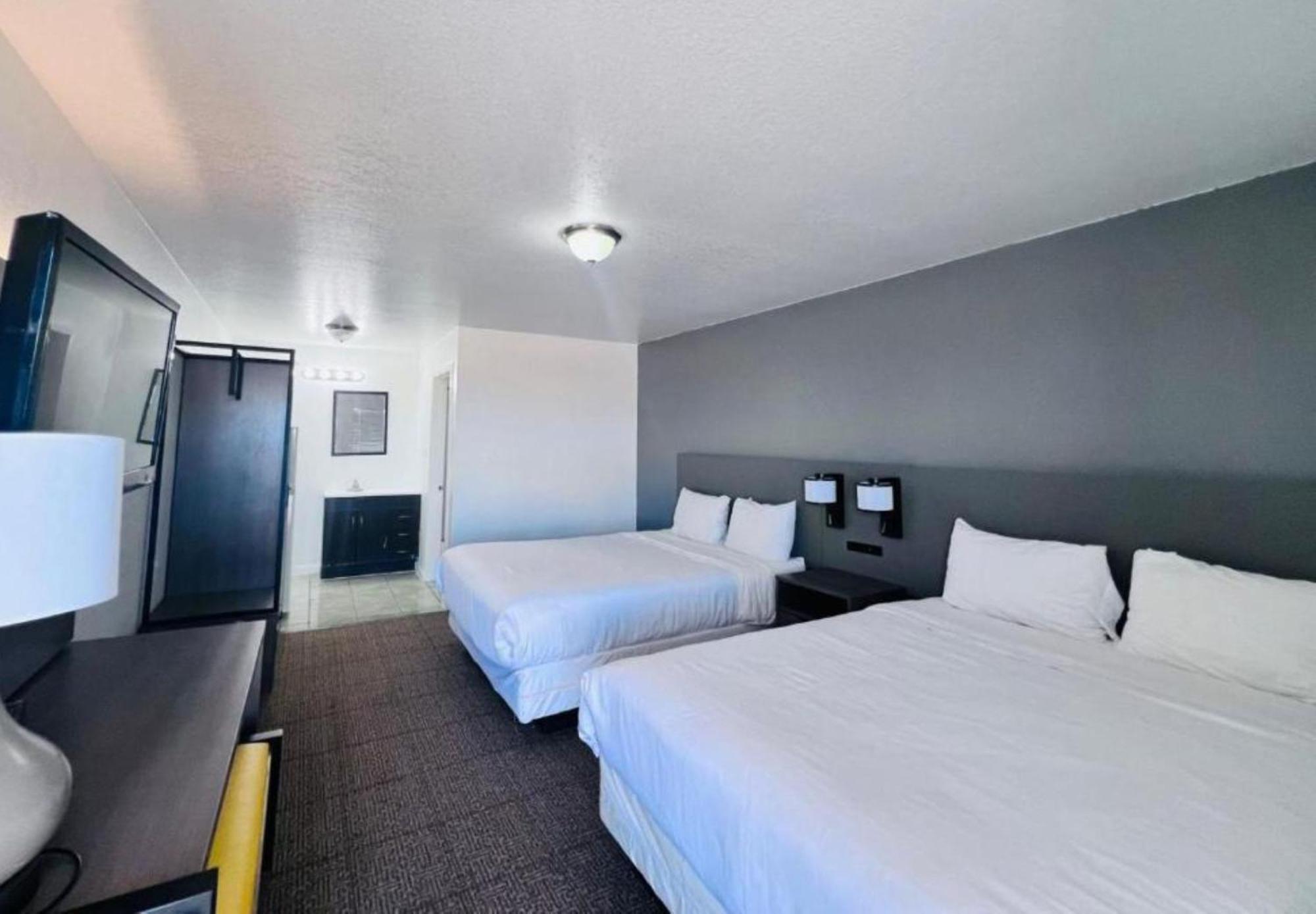 Oyo Garden Inn And Suites Pearsall I-35 East Екстер'єр фото